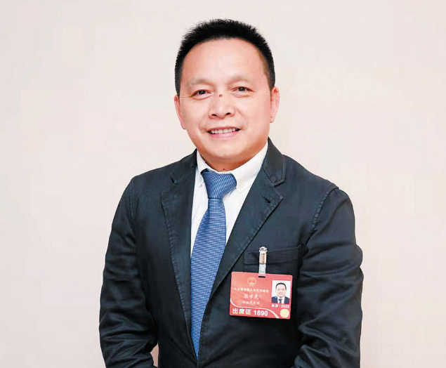 【兩會(huì)】以優(yōu)質(zhì)高效的供電服務(wù)助力經(jīng)濟(jì)社會(huì)發(fā)展——訪全國人大代表、鹽津鋪?zhàn)邮称饭煞萦邢薰径麻L張學(xué)武