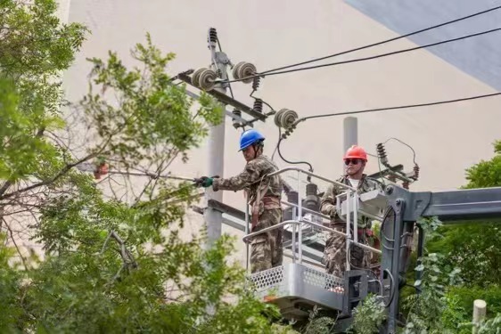 呼和浩特供電回民分公司：增容消缺 備戰(zhàn)夏峰