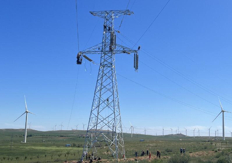 220千伏海春線(xiàn)、中海油化德風(fēng)電場(chǎng)35千伏集電線(xiàn)路順利改造完成
