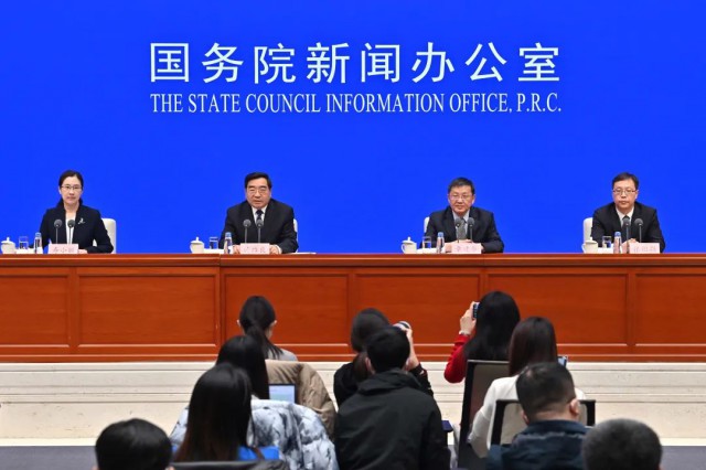 國家發(fā)改委：健全多能互補(bǔ)綜合應(yīng)急調(diào)度機(jī)制，推動風(fēng)、光發(fā)電多發(fā)滿發(fā)