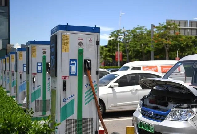中國電動車企駛?cè)肴毡尽八{?！笔袌? width=