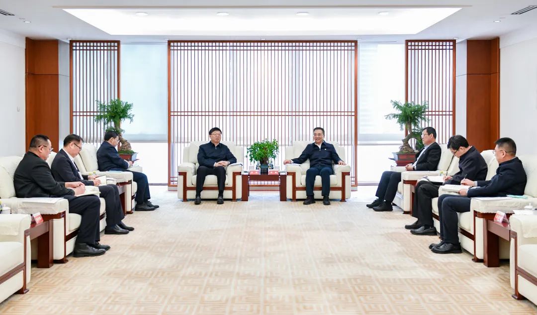 大唐集團(tuán)有限公司黨組書記、董事長(zhǎng)鄒磊會(huì)見(jiàn)吉林省委常委、省委秘書長(zhǎng)李偉
