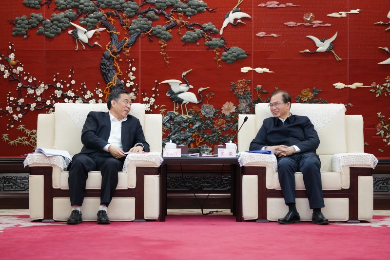 中國(guó)能建黨委書記、董事長(zhǎng)宋海良與中國(guó)華電黨組書記、董事長(zhǎng)江毅會(huì)談