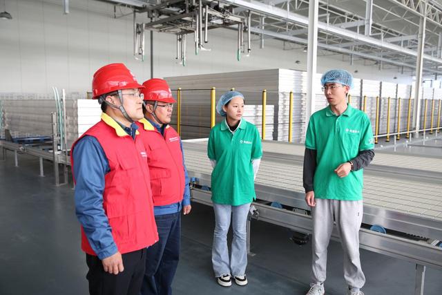 國網萊西市供電公司“四進送服務”企業(yè)用電更可靠