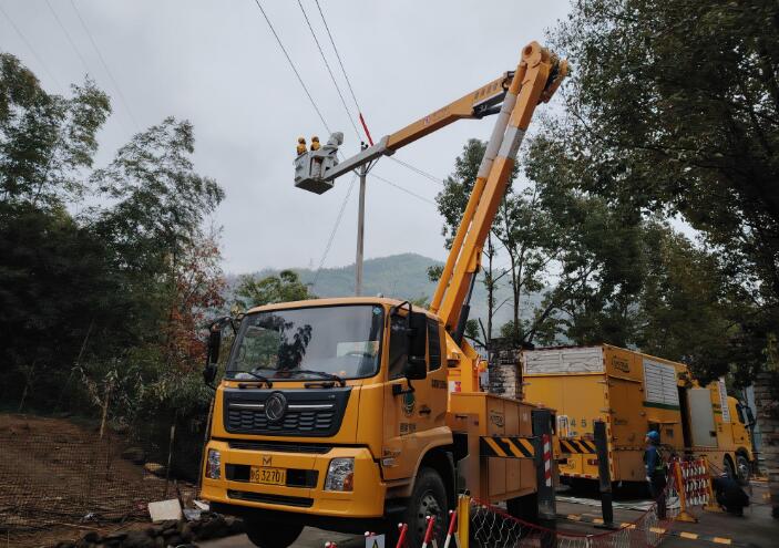 國網嵐皋縣供電公司開展配網全線路施工不停電作業(yè) “客戶零感知”