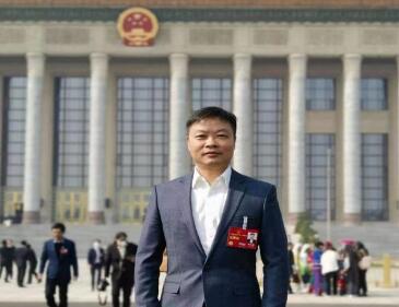 【兩會(huì)好聲音】全國(guó)人大代表、小鵬汽車(chē)董事長(zhǎng)何小鵬：探索限定場(chǎng)景無(wú)人駕駛法規(guī)，助力車(chē)網(wǎng)融合和低空經(jīng)濟(jì)騰飛
