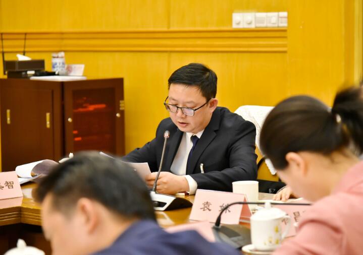 周敬余代表：做數(shù)字電網建設的貴州“先行官”