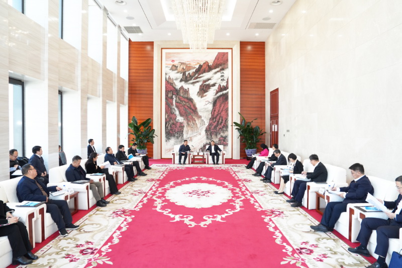 中國能建黨委書記、董事長(zhǎng)宋海良與北京市朝陽區(qū)區(qū)長(zhǎng)吳小杰會(huì)談