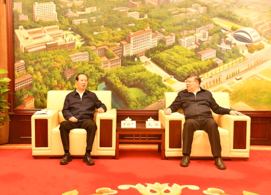 中國電建黨委書記、董事長丁焰章與華中科技大學(xué)校長尤政會談