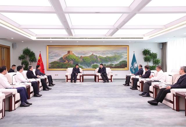 國(guó)家電網(wǎng)董事長(zhǎng)、黨組書記張智剛董事長(zhǎng)與三峽集團(tuán)董事長(zhǎng)劉偉平、總經(jīng)理韓君會(huì)談