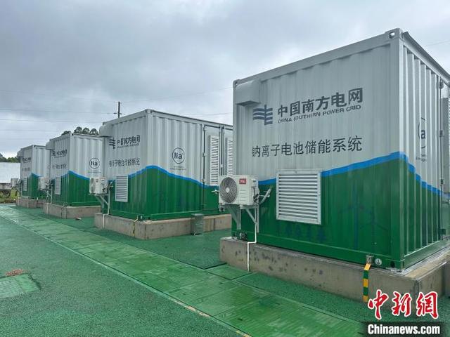 探訪廣西伏林鈉離子電池儲能電站：能量轉(zhuǎn)換效率可比鋰電高2%